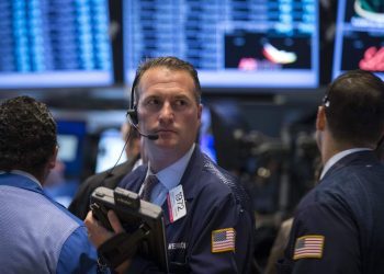 US stock futures tick lower with more Fed cues in focus