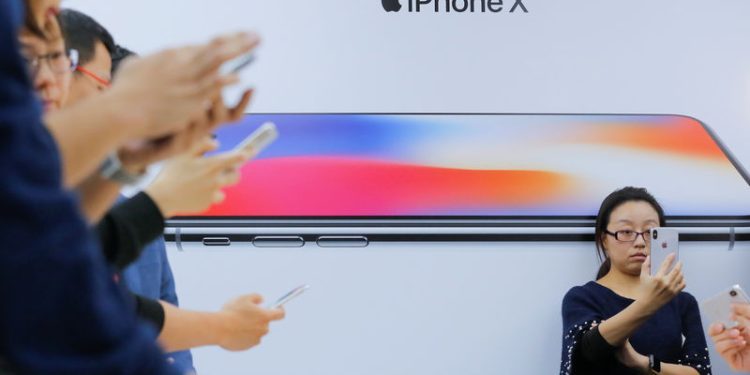 Apple, Biontech, ResMed Among Morning Market Cap Stock Movers on Wednesday