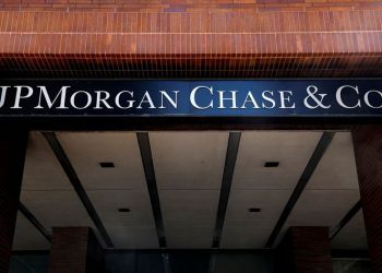 JPMorgan appoints Garcia-Salas, Redmond for mid-cap investment banking