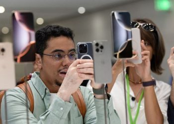 Apple’s AI gap in new iPhones disappoints China users as Huawei threat looms