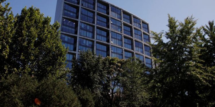 At China’s Zhongzhi, risky practices preceded shadow bank’s collapse