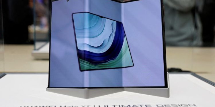 Huawei’s tri-foldable phone stirs Chinese pride but $2,800 price tag panned