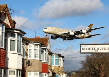 Etihad Airways plans IPO no earlier than 2025, sources say