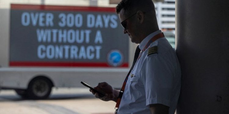 Business groups urge Ottawa to prevent Air Canada pilots strike