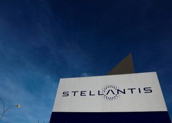 Stellantis defends itself after US dealers flag concerns