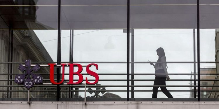 UBS Asset Management cuts exposure to corporate bonds in global portfolios on growth risks