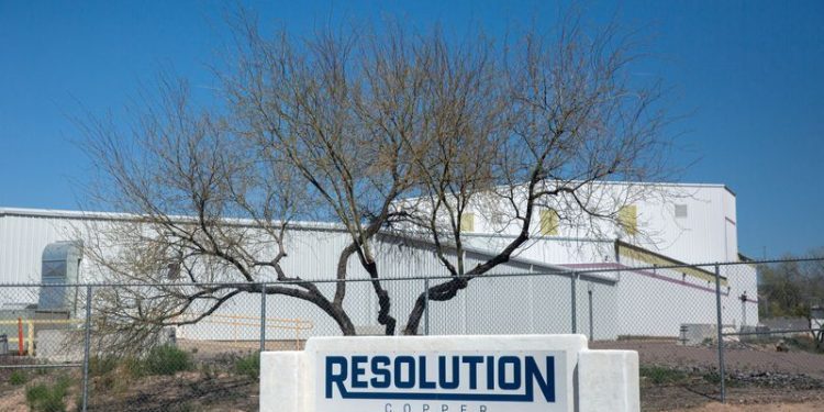 Analysis-Arizona’s battle over crucial copper mine poised to sway US election