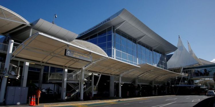 NZ’s Auckland Intl Airport to raise $861.8 million, signs contract to build new terminal