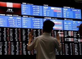 Asia shares rise; dollar, yields hurt by outsized Fed rate cut bets
