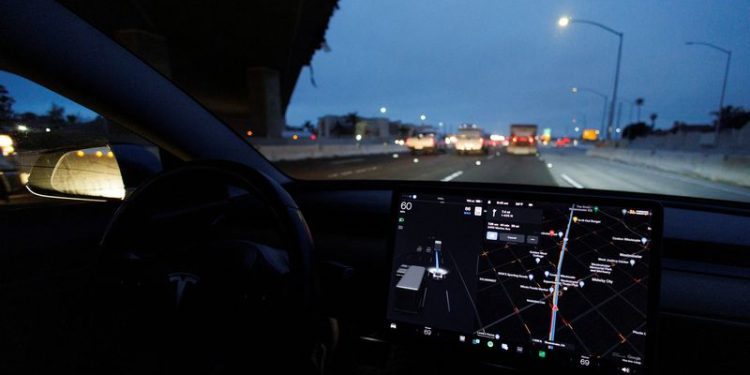 Drivers more likely to be distracted while using partial automation tech, study shows