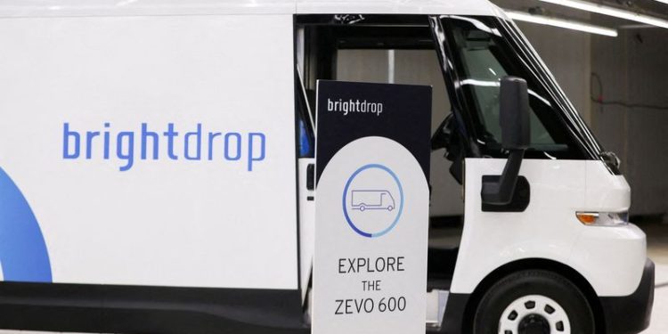 Canadian union, GM extend contract talks deadline, averting strike at Ontario plant