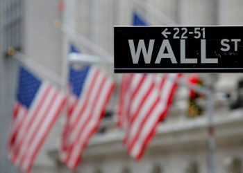US SEC poised to allow half-penny stock pricing