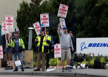 Talks between Boeing, striking union stall without a deal