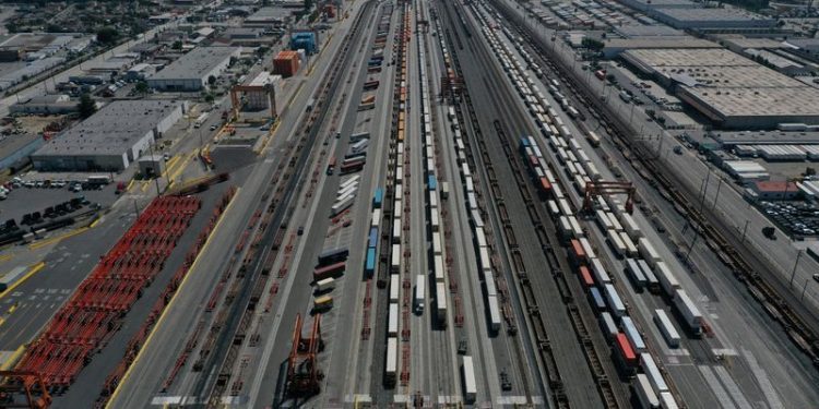 BNSF Railway reaches tentative agreement with SMART union