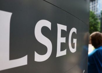 London stocks edge lower ahead of PMI data