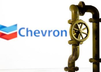 Oil firms evacuating US Gulf of Mexico staff as hurricane threat rises