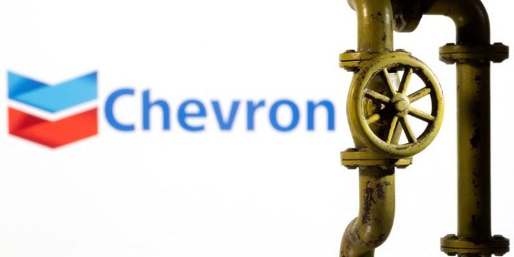 Oil firms evacuating US Gulf of Mexico staff as hurricane threat rises