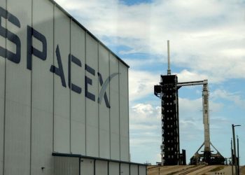 FAA chief says SpaceX needs to operate at ‘highest level of safety’