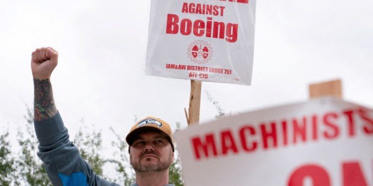 Talks to resume between striking machinists, Boeing on Friday, says union