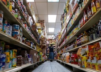 US economic growth, corporate profits revised higher in 2023