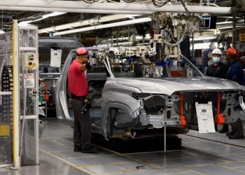 Toyota global output falls for 7th straight month in August