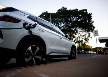 Hybrid, electric car sales to outpace rest of the market in Brazil in 2030, study shows