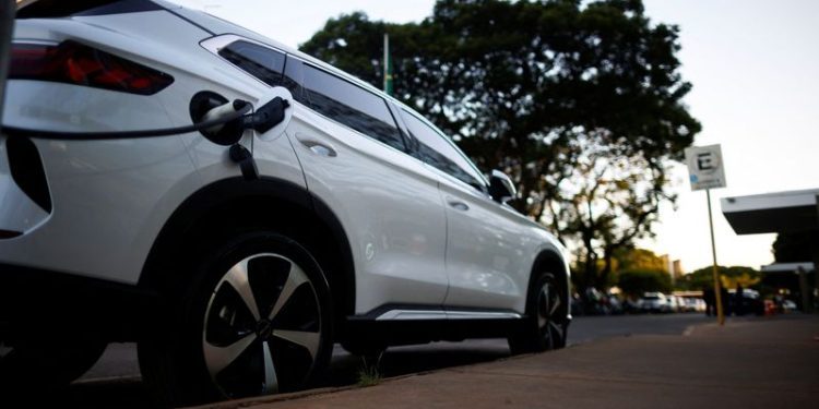 Hybrid, electric car sales to outpace rest of the market in Brazil in 2030, study shows
