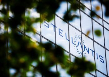 UAW urges Stellantis workers to authorize strike, accuses car maker of breaching contract