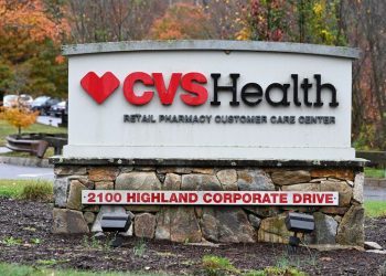 Glenview to meet top CVS execs, propose operational improvements, WSJ reports