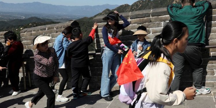 Cost-conscious Chinese tourists look to affordable options for Golden Week holiday