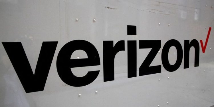 Verizon’s mobile network down for tens of thousands of users in US