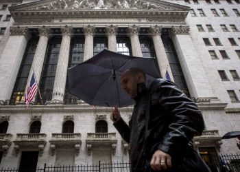U.S. stocks higher at close of trade; Dow Jones Industrial Average up 0.04%