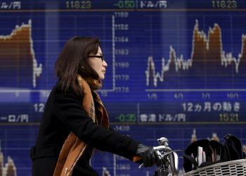 Asian stocks muted with Fed rate cut in focus