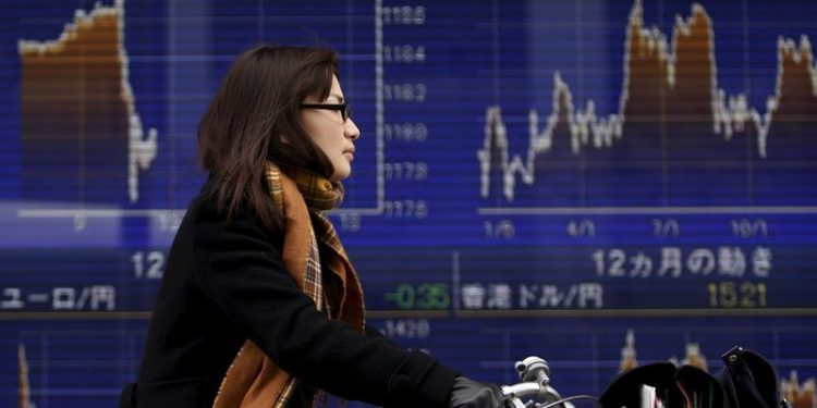 Asian stocks muted with Fed rate cut in focus