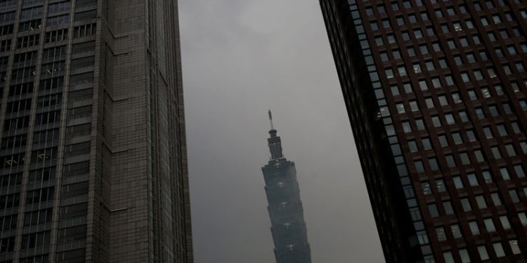 Taiwan stocks lower at close of trade; Taiwan Weighted down 0.38%