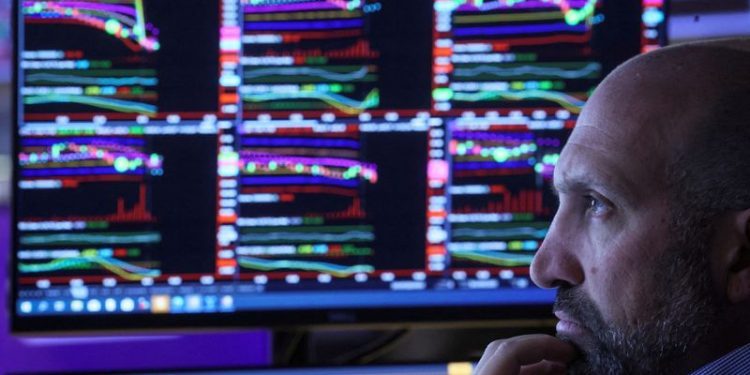 Canada stocks higher at close of trade; S&P/TSX Composite up 0.90%