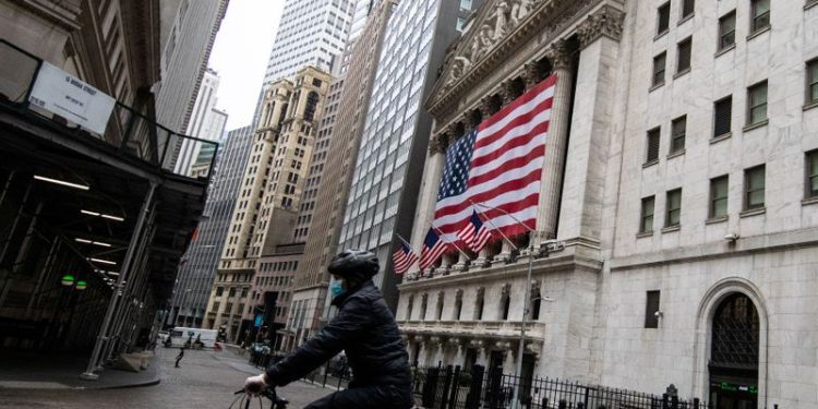 Pro Research: Wall Street dives into Starbucks’ strategic brew