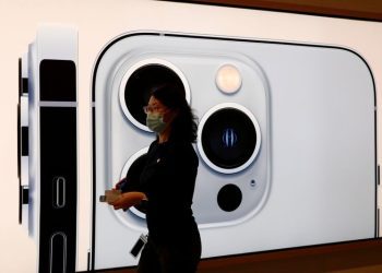 Barclays sees muted demand for iPhone 16