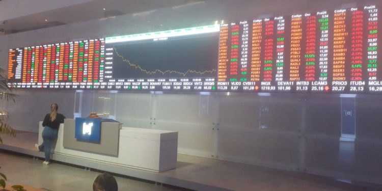 Brazil stocks higher at close of trade; Bovespa up 0.64%