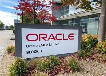 Oracle fiscal Q1 results beat estimates; inks cloud agreement with Amazon