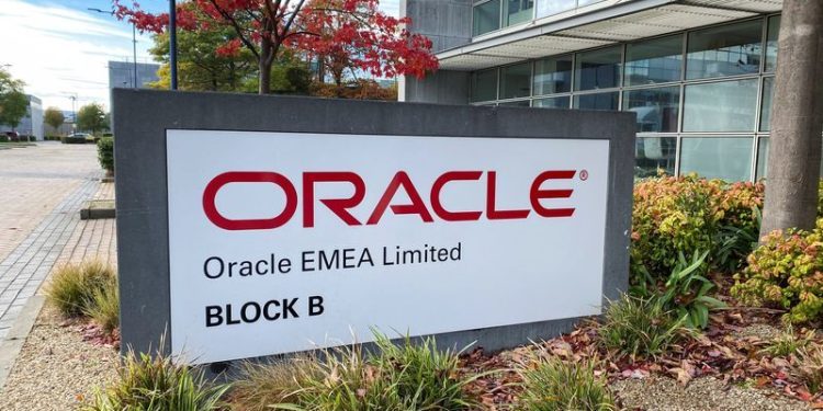 Oracle fiscal Q1 results beat estimates; inks cloud agreement with Amazon