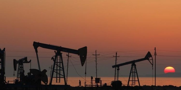 NextEra Energy falls after offering $1.5 billion units