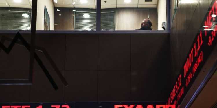Greece stocks higher at close of trade; Athens General Composite up 0.37%
