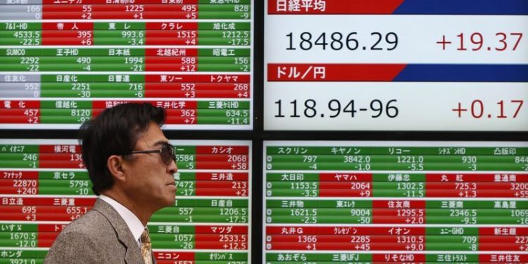 Asia stocks dip amid election uncertainty; Japan extends gains ahead of BOJ