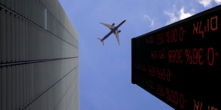 Israel stocks higher at close of trade; TA 35 up 0.25%