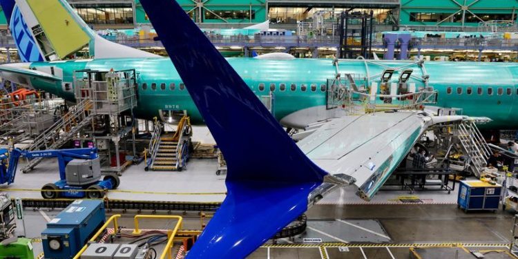 US says 40 foreign operators may be using Boeing 737s with suspect rudder control parts