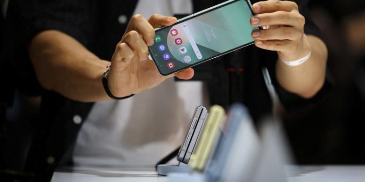 Samsung’s profit recovery seen weakening in Q3