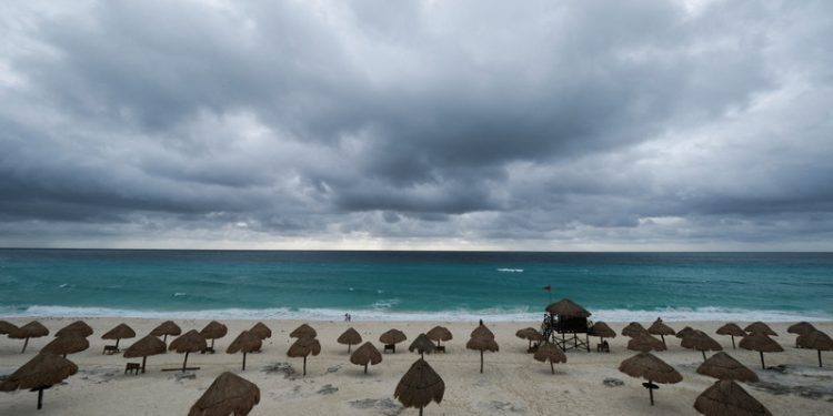 Airlines cancel flights, airports close as Hurricane Milton nears Florida