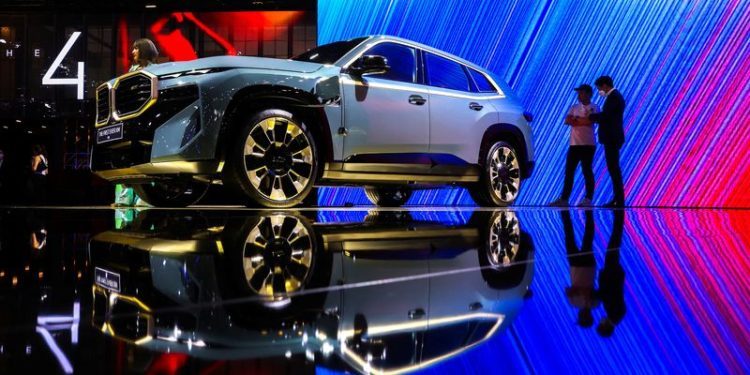 BMW and Mercedes quarterly sales drop on weak China