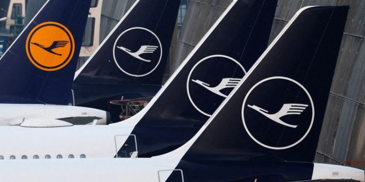 Lufthansa’s risky Italy bet hinges on Rome airport expansion